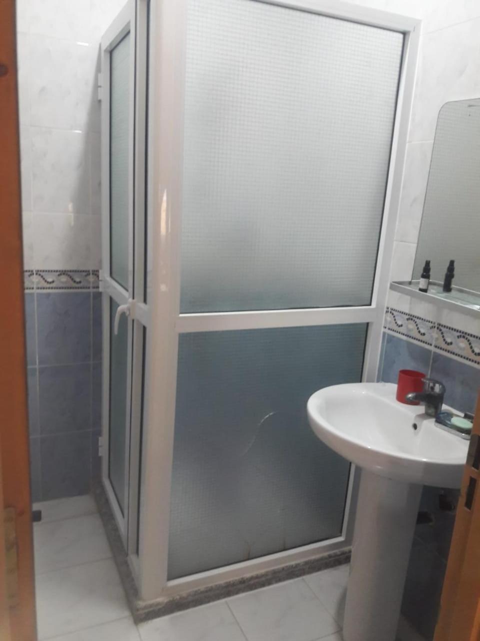 Akama Almstkbl Alkraa Alyumi Shka Mfrosha Tnga Apartamento Tânger Exterior foto